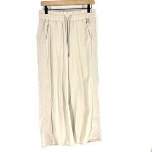 Athleta Avenue Wide Leg Crop Pants 6 Womens Beige Relaxed Fit Wrinkle Resistant